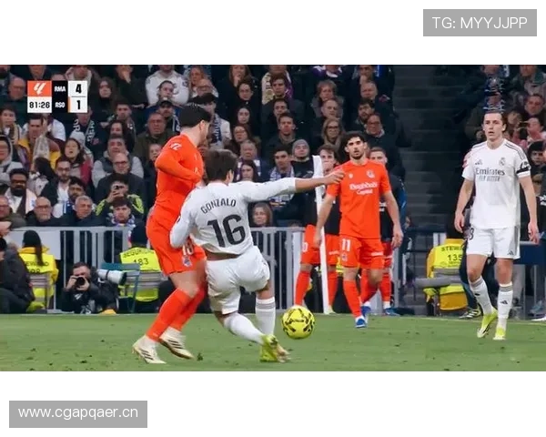 西甲皇马中场控制力持续提升，攻防转换表现稳健