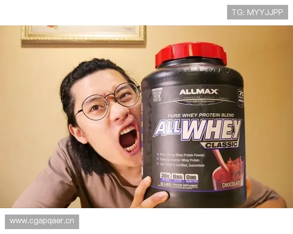 安赛龙家冰箱里塞满蛋白粉，连饮料都是按毫升算的